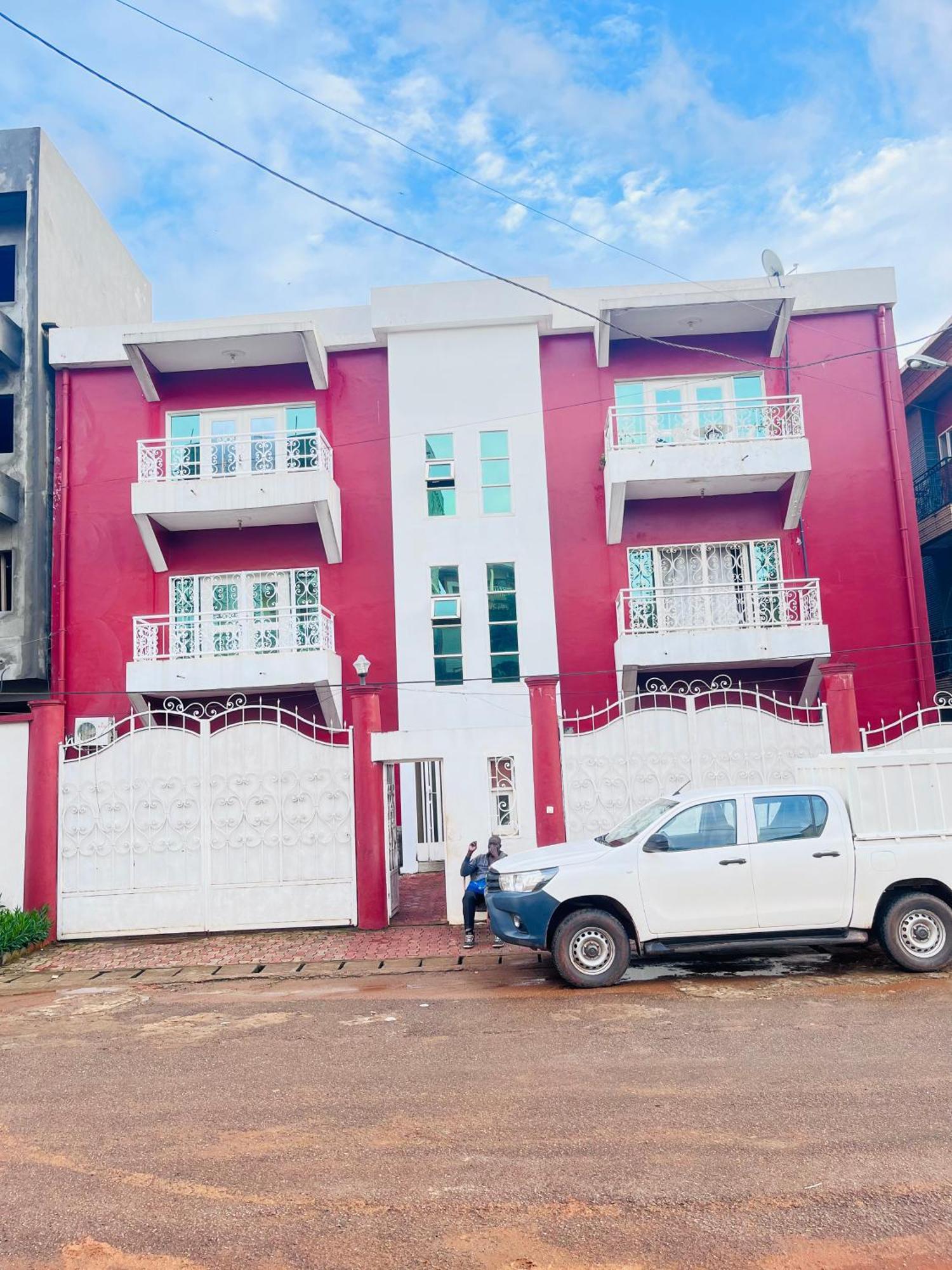 Appartements Modernes, Wifi, Tv - Yaounde, Omnisports Luaran gambar