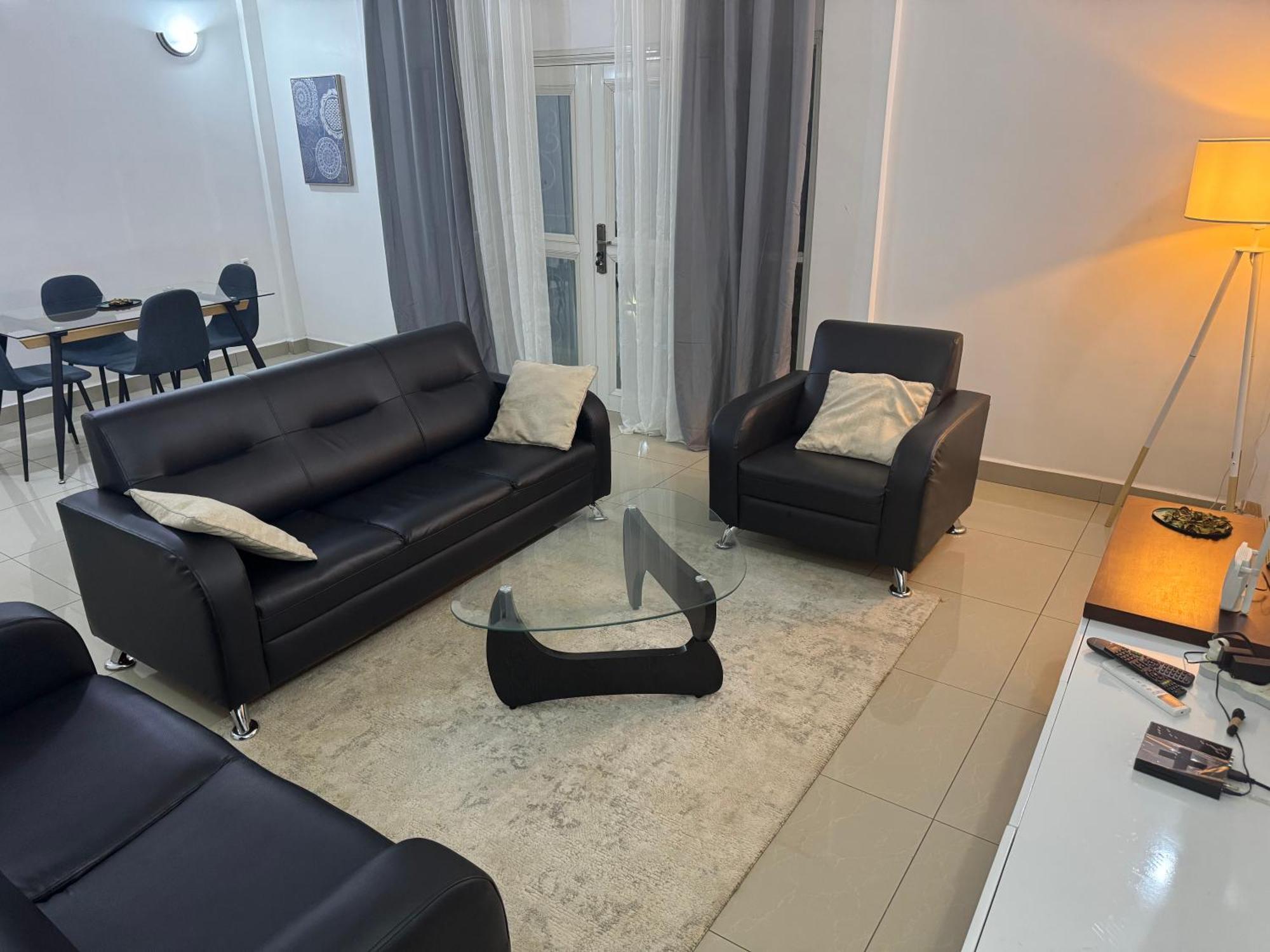 Appartements Modernes, Wifi, Tv - Yaounde, Omnisports Luaran gambar