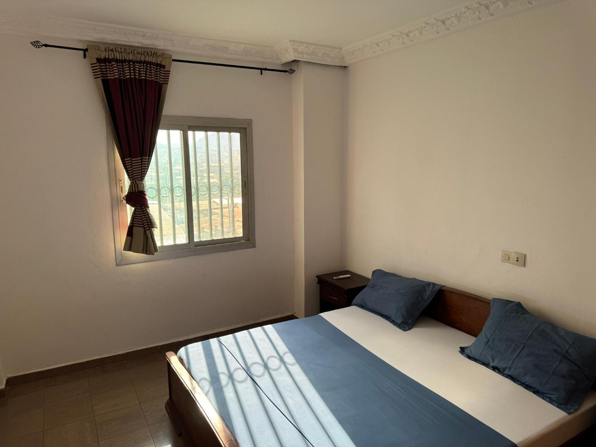 Appartements Modernes, Wifi, Tv - Yaounde, Omnisports Luaran gambar
